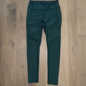 Outdoor Voices warmup leggings in hunter green